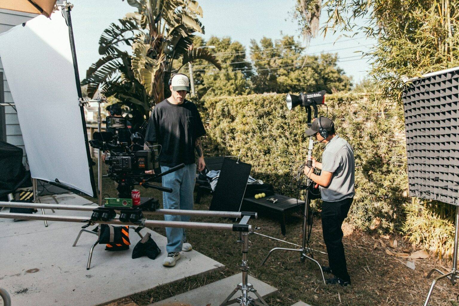 Machinistes sur scene de film